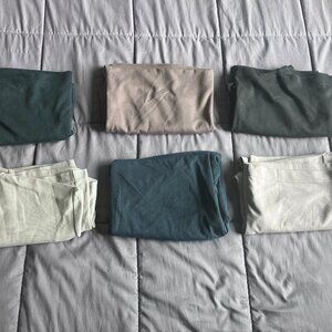 Uniqlo Airism oversize shirt (6 of them) all size M Excellent condition!